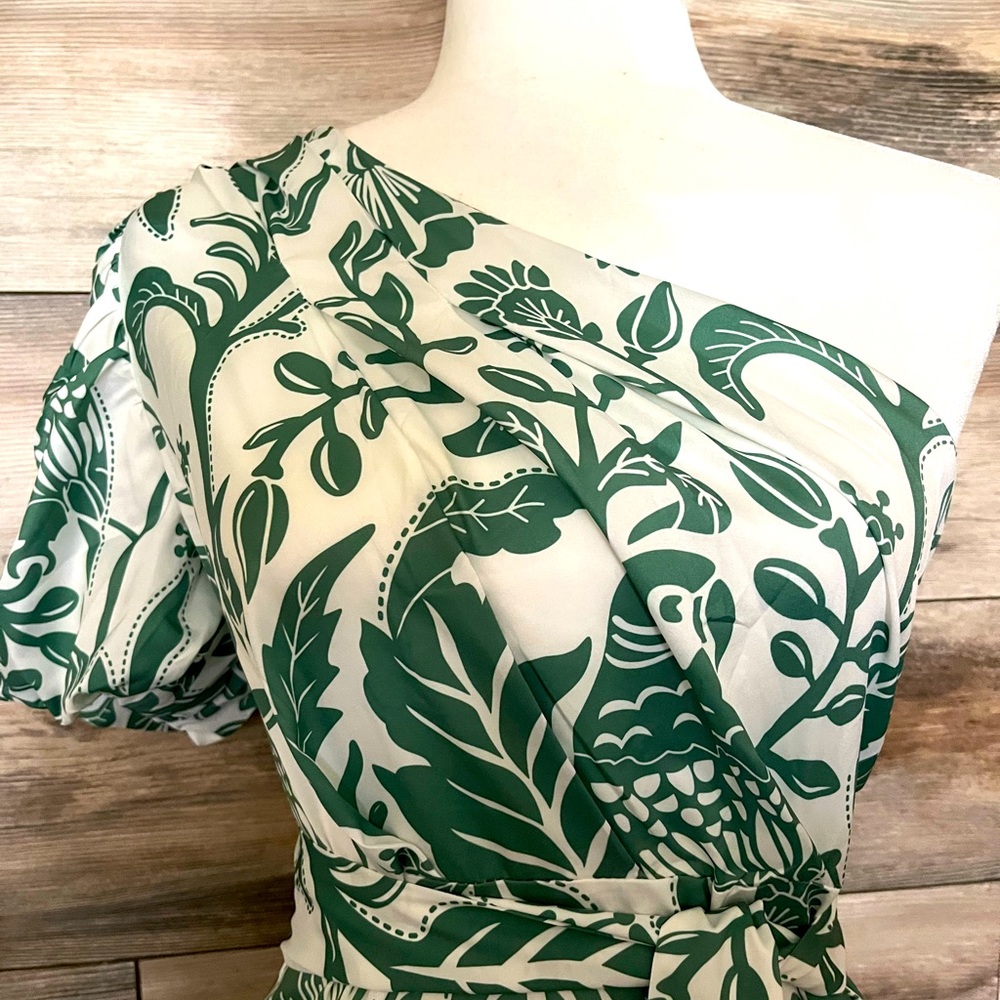 One shoulder dress